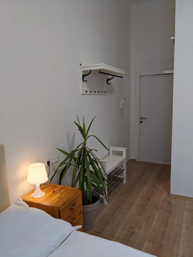 007 Studio Apartment Madrid 30M2 Klagenfurt am Woerthersee Kültér fotó